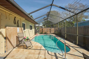 Pool home only 2 miles from the beach